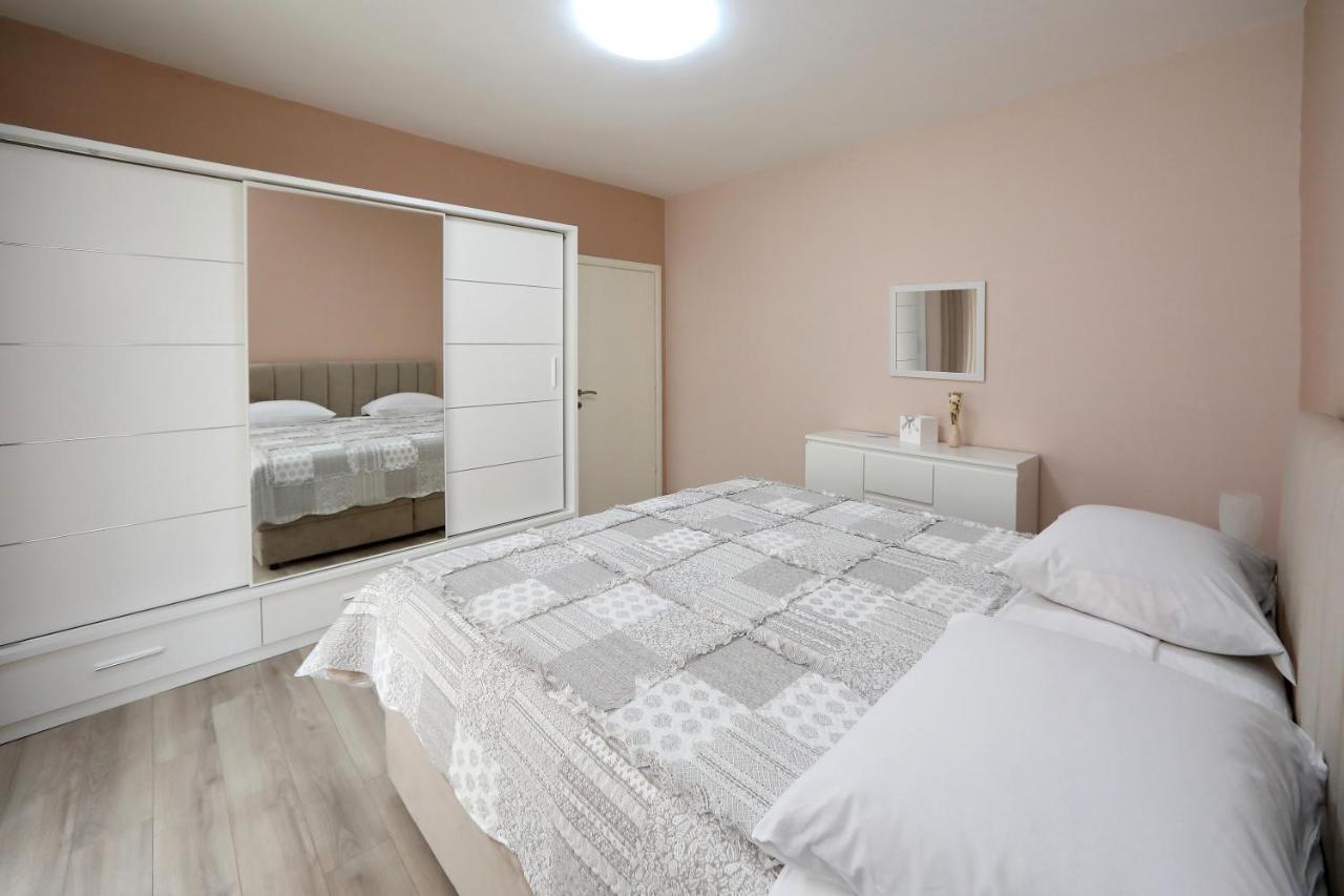 Apartment Lucijan Bibinje Eksteriør billede